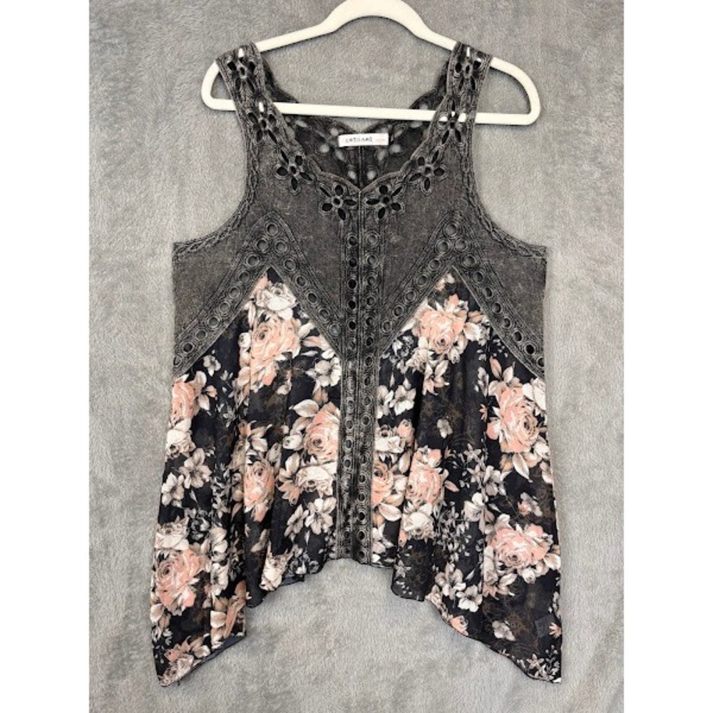 Origami‎ by Vivien Grey Mineral Wash Floral Eyelet Sharkbite Tank Top ML